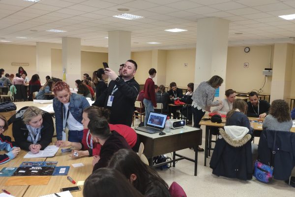 56453041_1364585147014983_362075157621112832_o